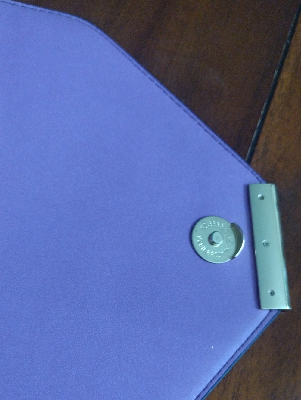 Stylish Lavender Crossbody Bag with Interchangeable Snake-Print Flap - Picture 6 of 6